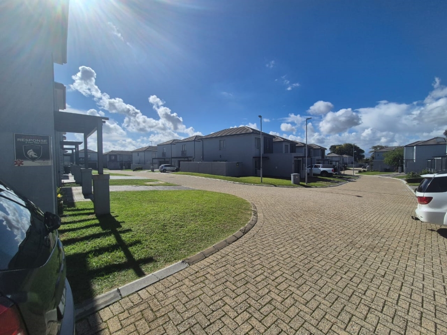 To Let 3 Bedroom Property for Rent in Langeberg Heights Western Cape